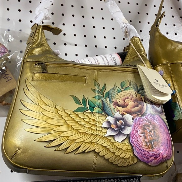 Anuschka Handbags - Anuschka NWT- hand bag floral w/hand painted artwork.Already discounted 🎁